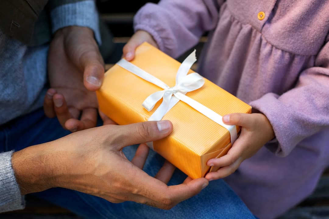 teaching-kids-the-joy-of-giving